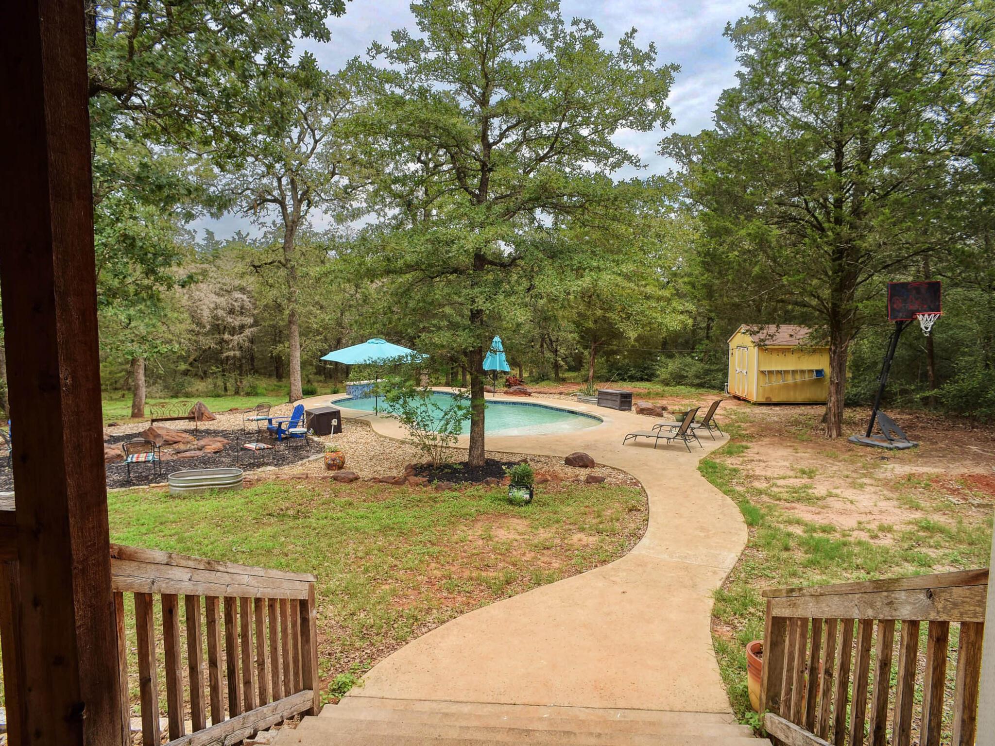 247 Campfire Way Smithville TX 78957