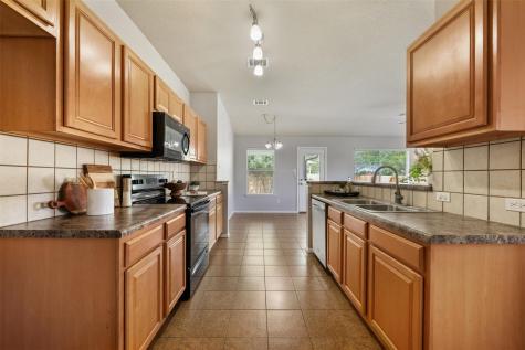 102 Anderson Street Hutto TX 78634