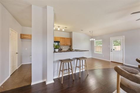 102 Anderson Street Hutto TX 78634