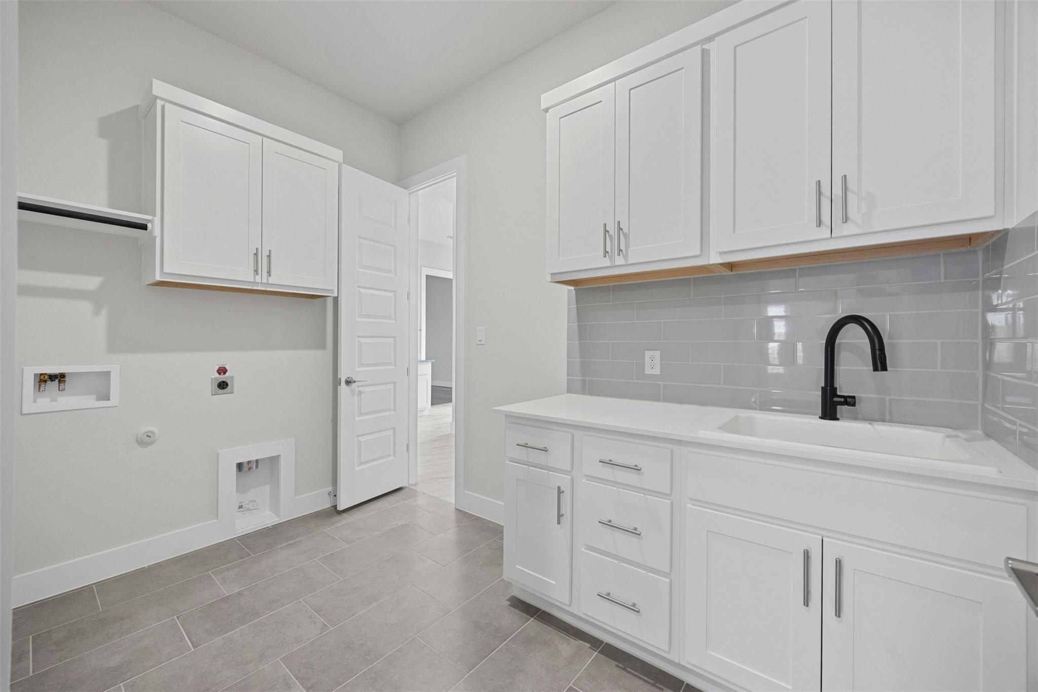 553 Bridge Water Loop Dripping Springs TX 78620
