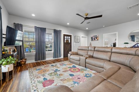 611 Elliott Street Taylor TX 76574