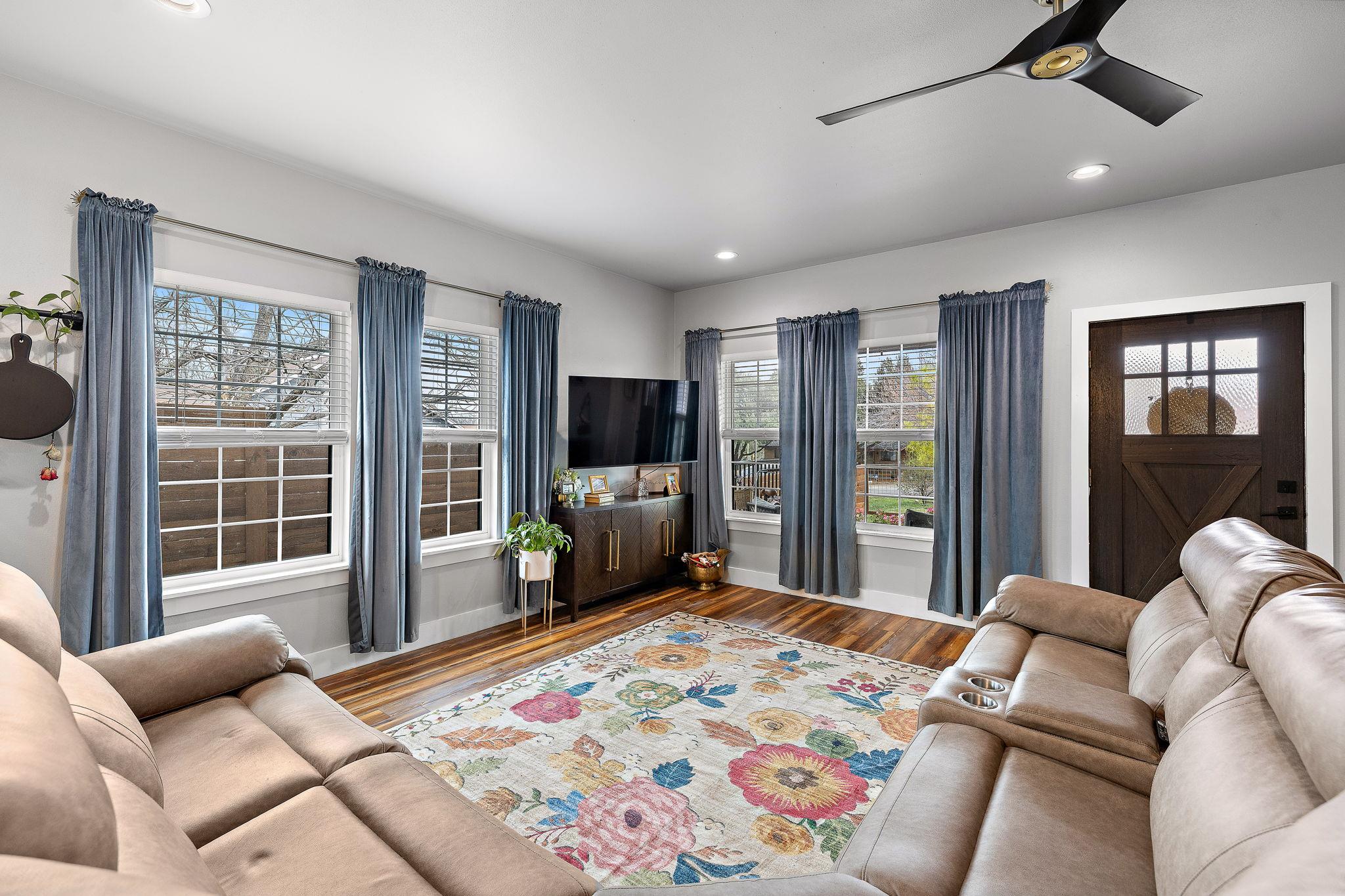 611 Elliott Street Taylor TX 76574