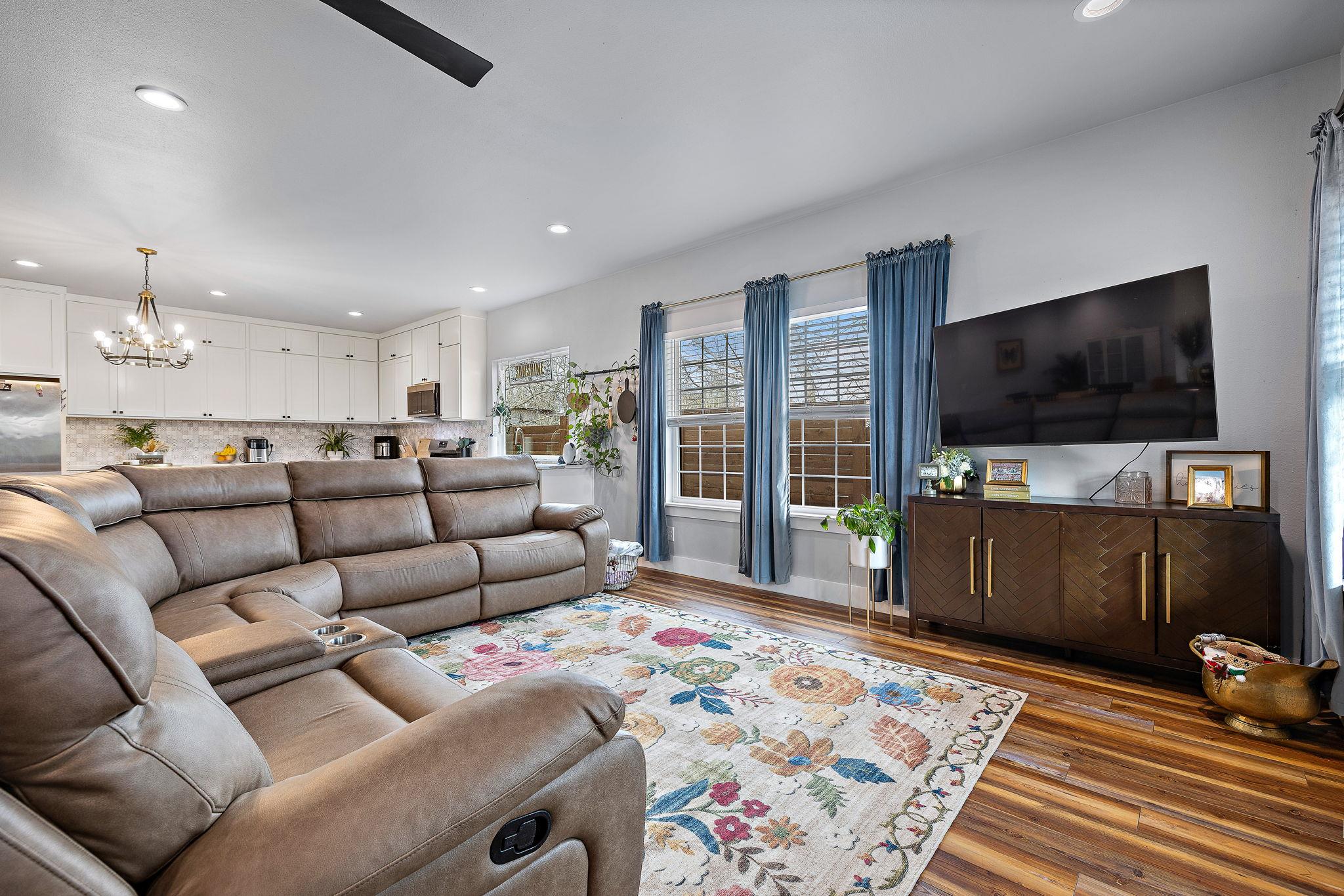 611 Elliott Street Taylor TX 76574