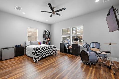 611 Elliott Street Taylor TX 76574