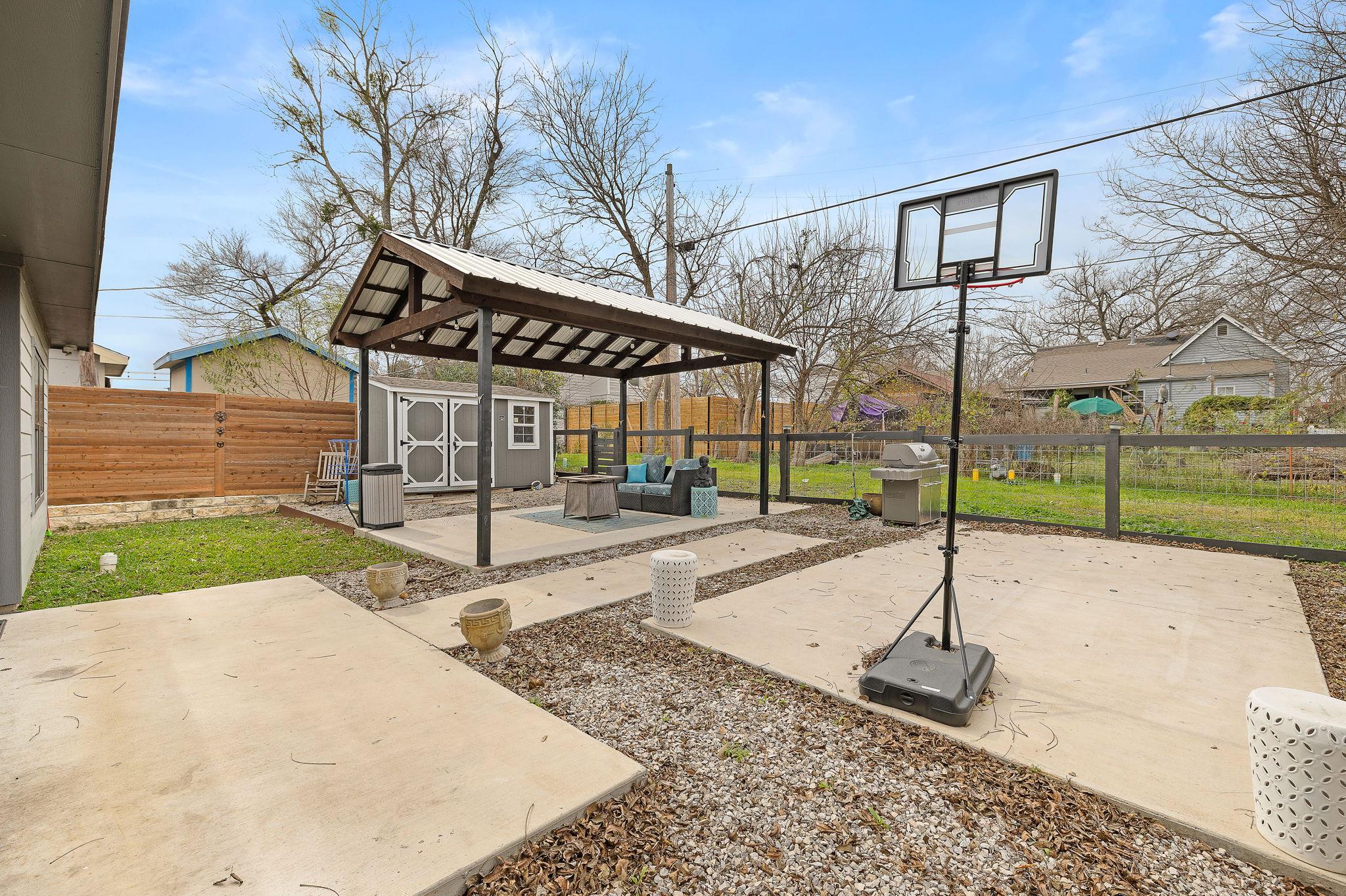 611 Elliott Street Taylor TX 76574