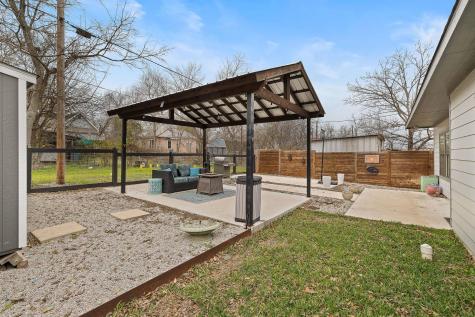 611 Elliott Street Taylor TX 76574