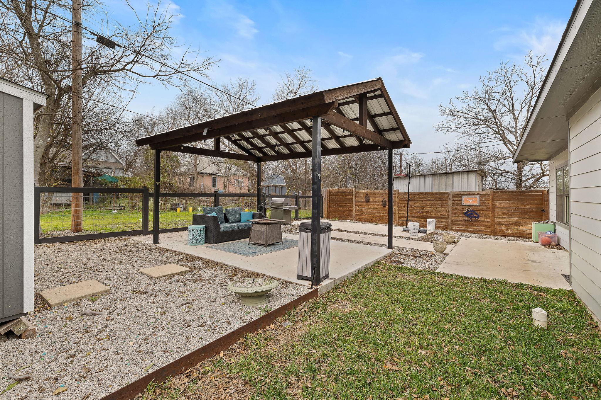 611 Elliott Street Taylor TX 76574
