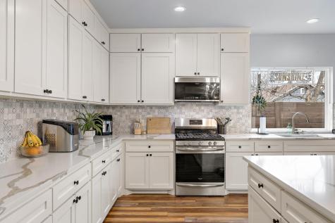 611 Elliott Street Taylor TX 76574