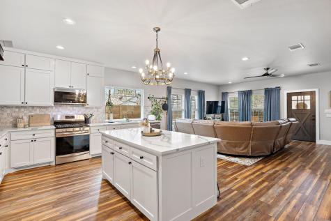 611 Elliott Street Taylor TX 76574