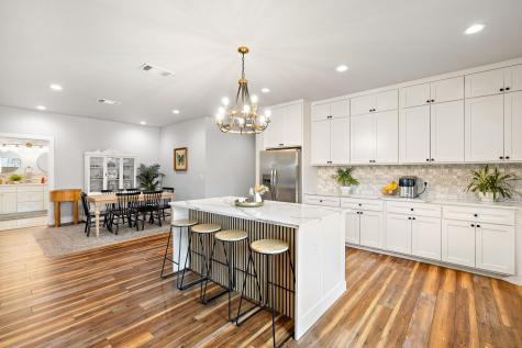 611 Elliott Street Taylor TX 76574
