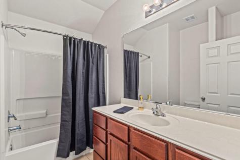 112 Major Lee Lane Jarrell TX 76537