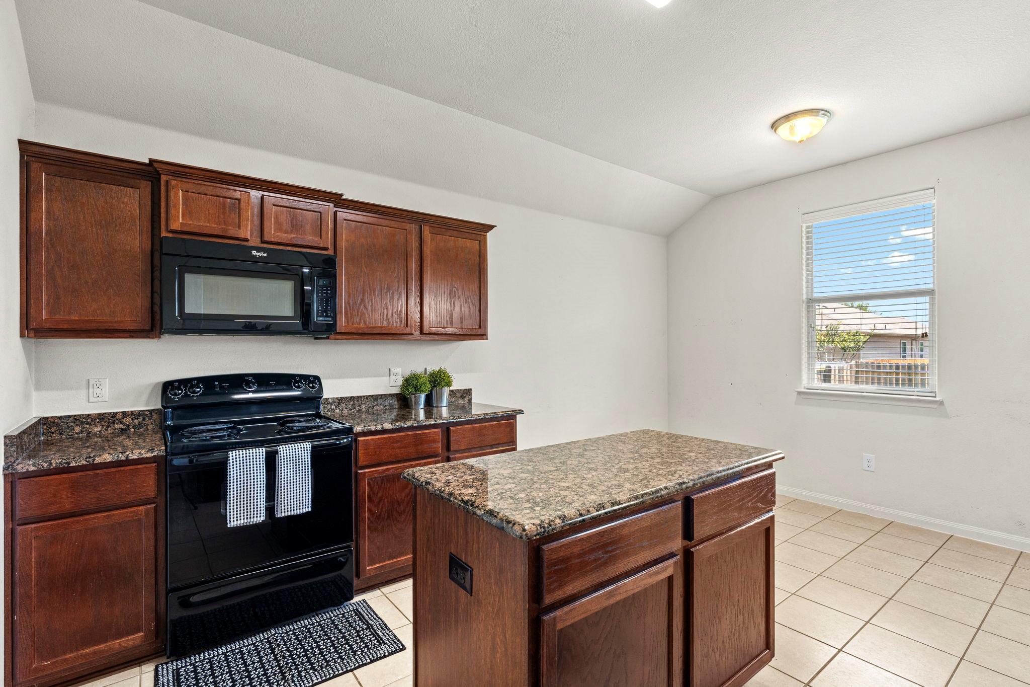 112 Major Lee Lane Jarrell TX 76537