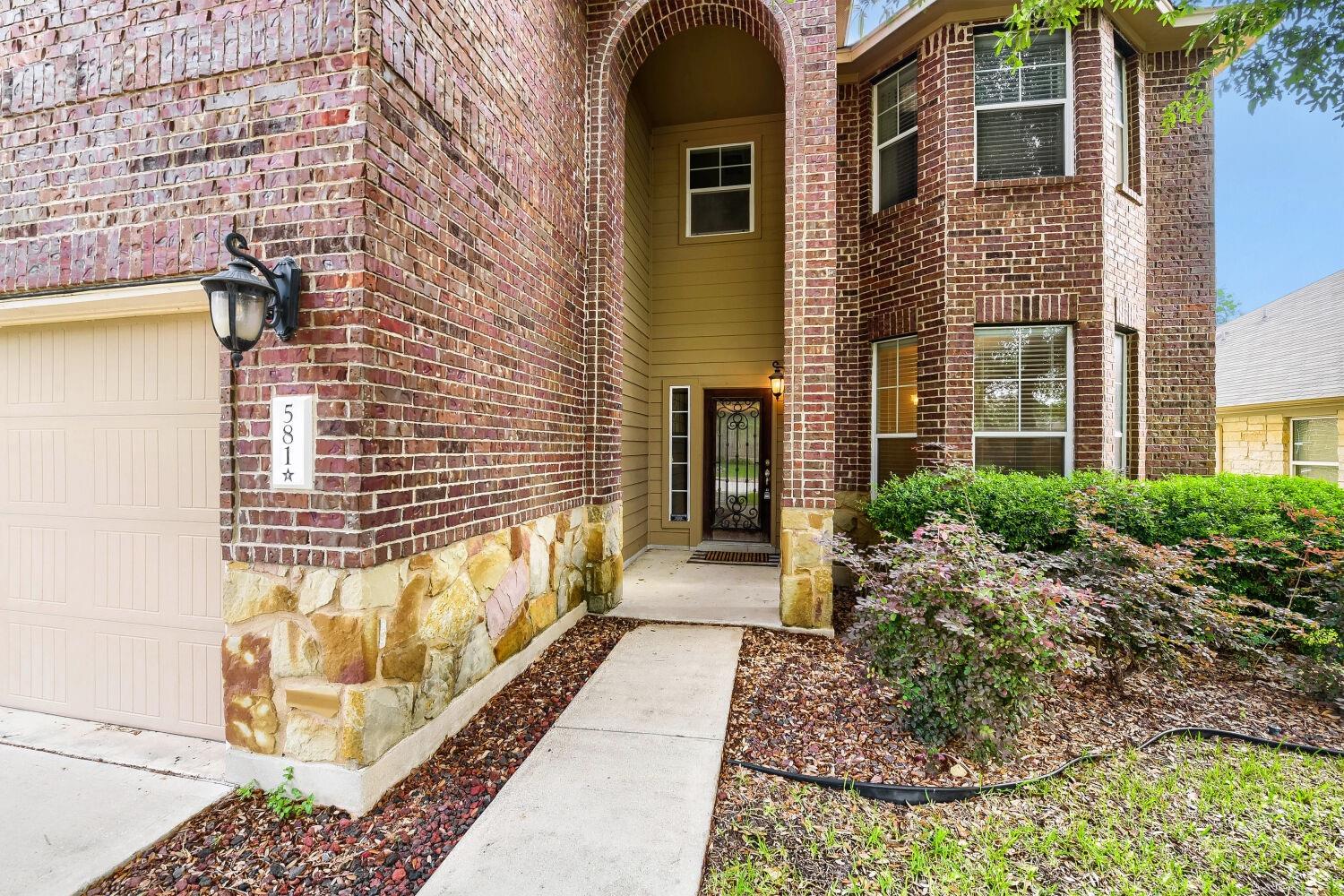 581 Middle Creek Buda TX 78610