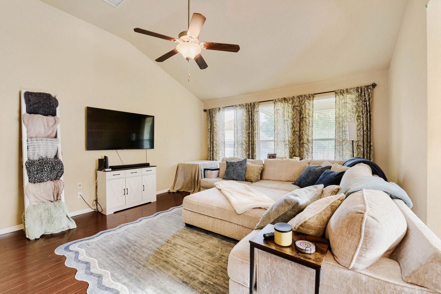 581 Middle Creek Buda TX 78610