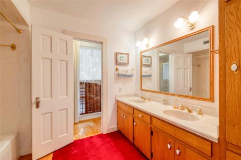 541 N Main Street La Grange TX 78945