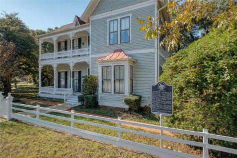 541 N Main Street La Grange TX 78945