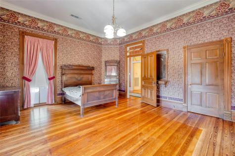 541 N Main Street La Grange TX 78945