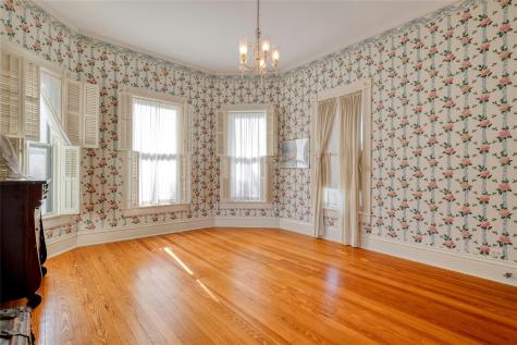 541 N Main Street La Grange TX 78945