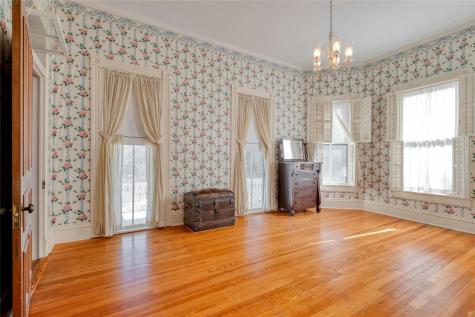 541 N Main Street La Grange TX 78945
