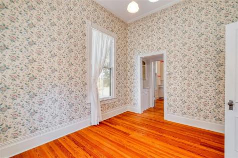 541 N Main Street La Grange TX 78945