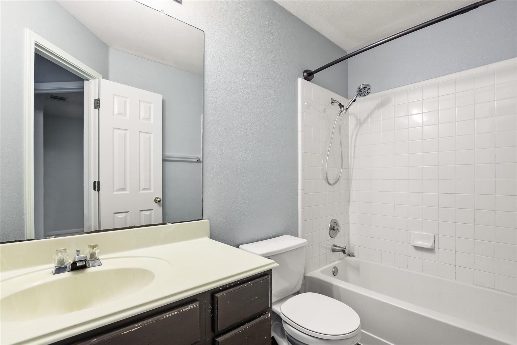 1301 Waterfall Avenue Leander TX 78641