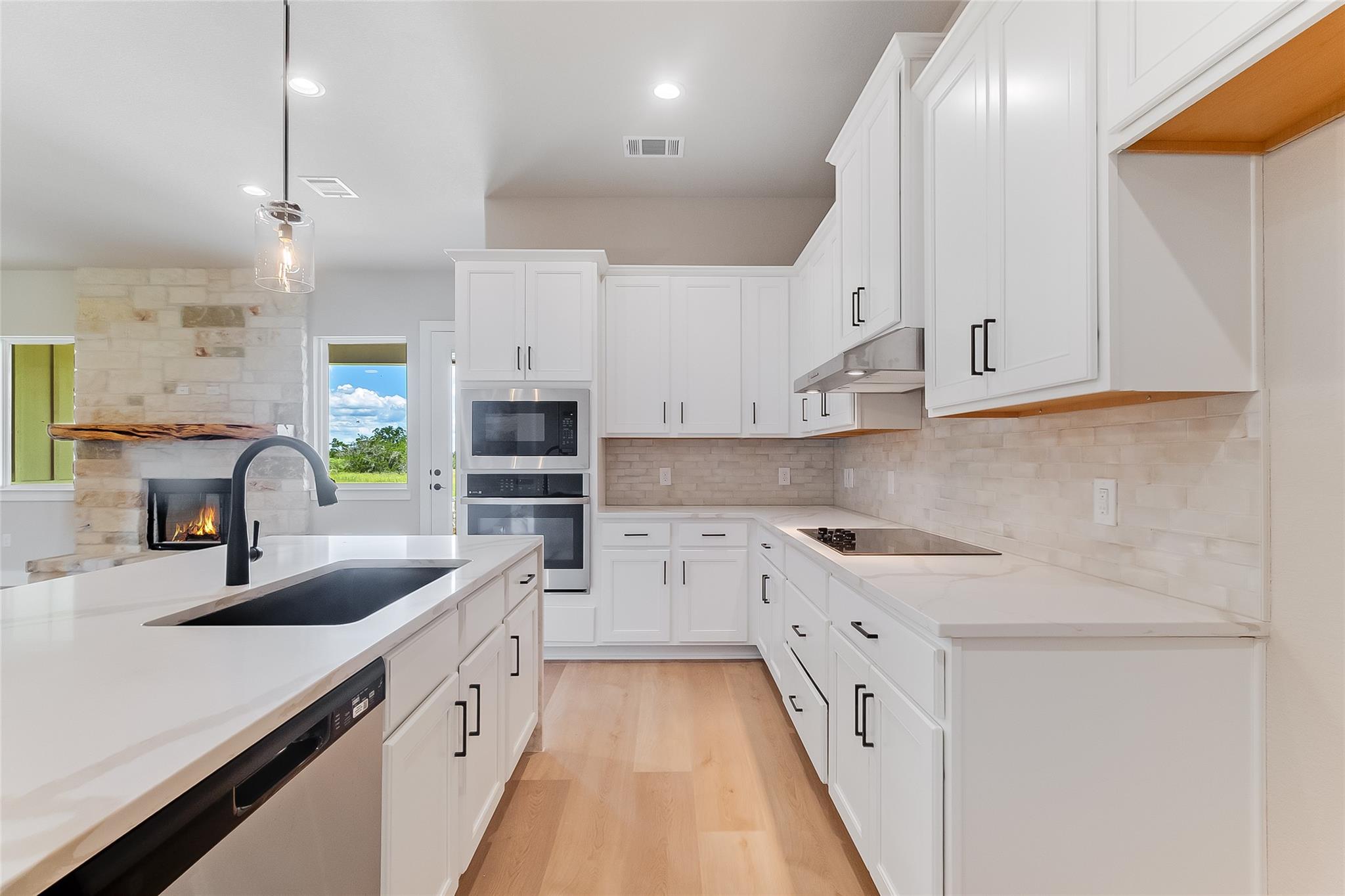 115 Draper Lane Bertram TX 78605