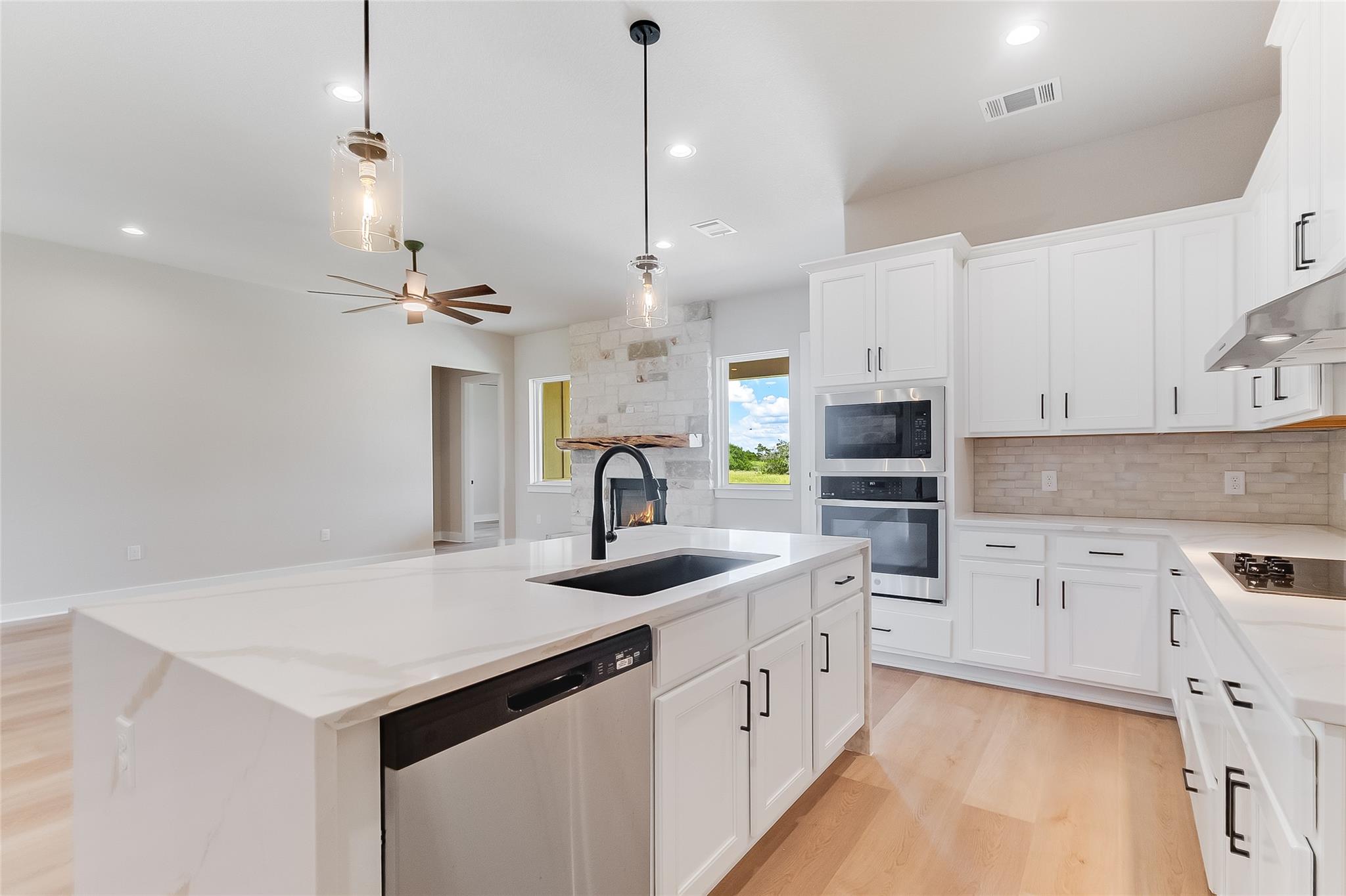 115 Draper Lane Bertram TX 78605