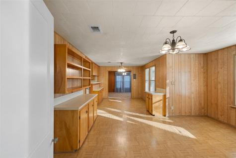 1014 S Madison Street La Grange TX 78945