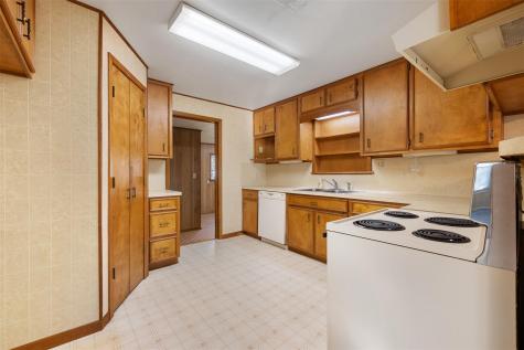 1014 S Madison Street La Grange TX 78945