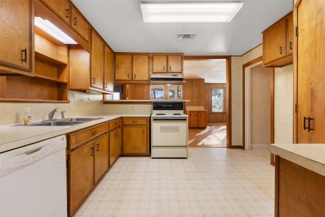 1014 S Madison Street La Grange TX 78945