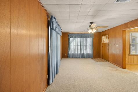 1014 S Madison Street La Grange TX 78945