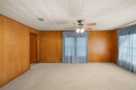 1014 S Madison Street La Grange TX 78945