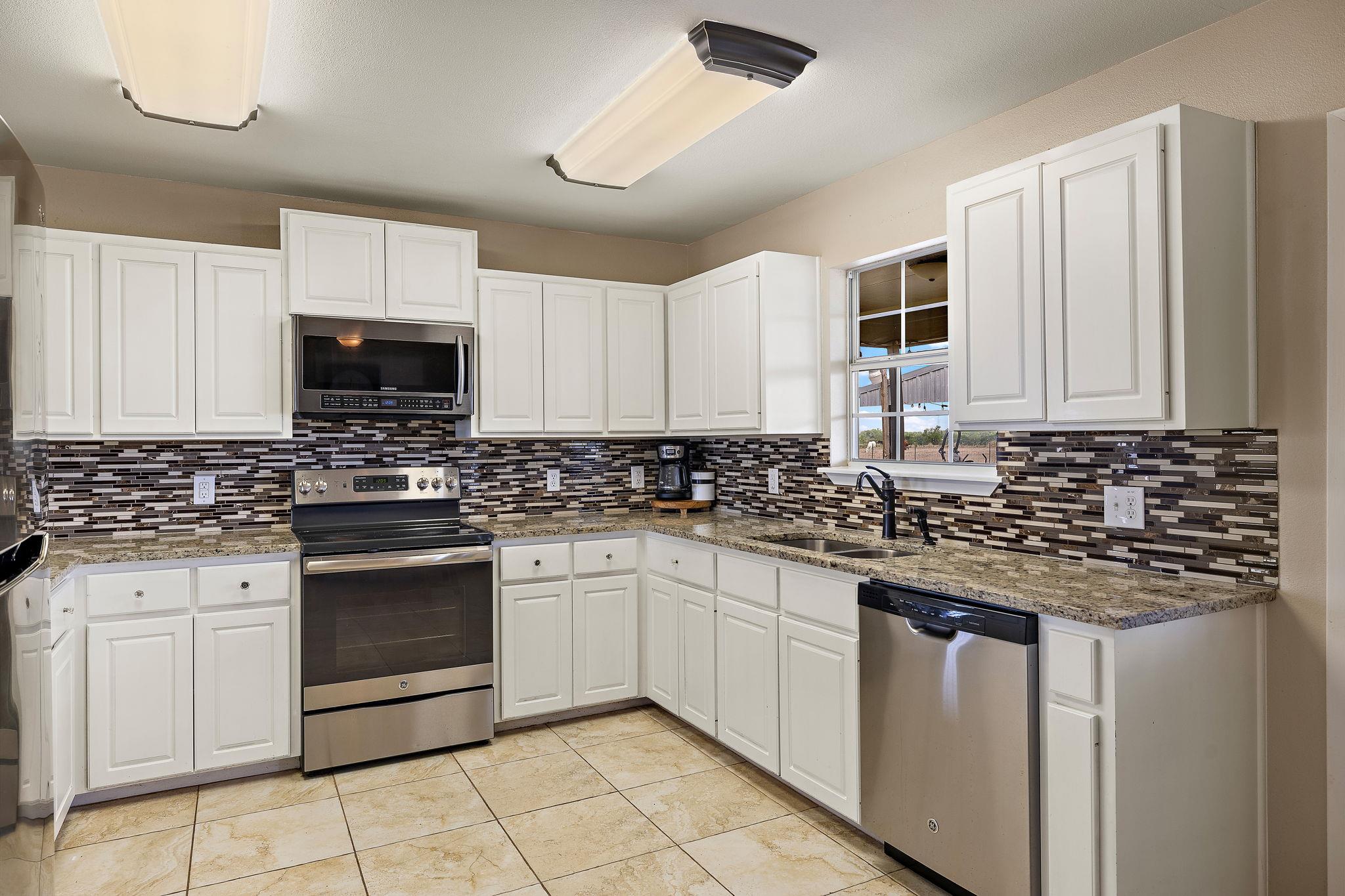 851 County Road 454 Road Taylor TX 76574