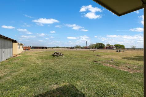 851 County Road 454 Road Taylor TX 76574