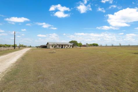 851 County Road 454 Road Taylor TX 76574
