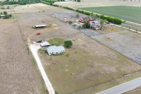 851 County Road 454 Road Taylor TX 76574