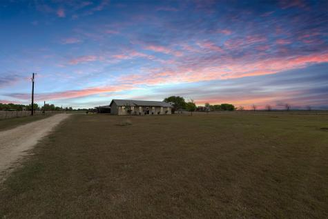 851 County Road 454 Road Taylor TX 76574
