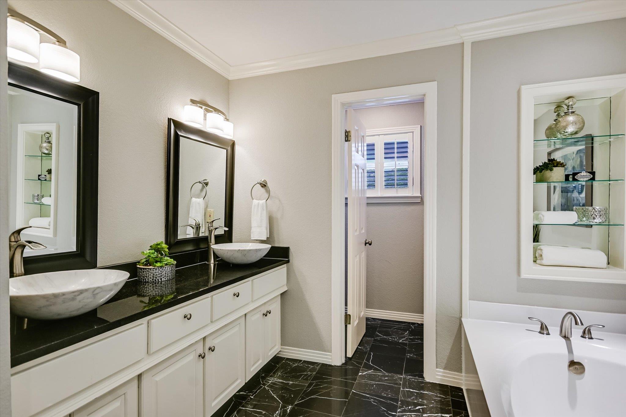 22514 Felicia Drive Spicewood TX 78669