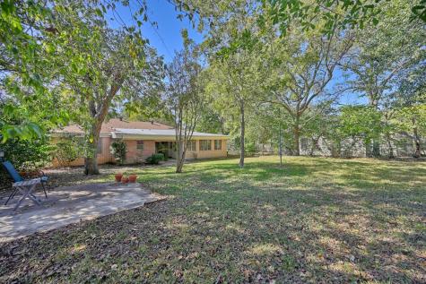 1703 S Day Street Brenham TX 77833