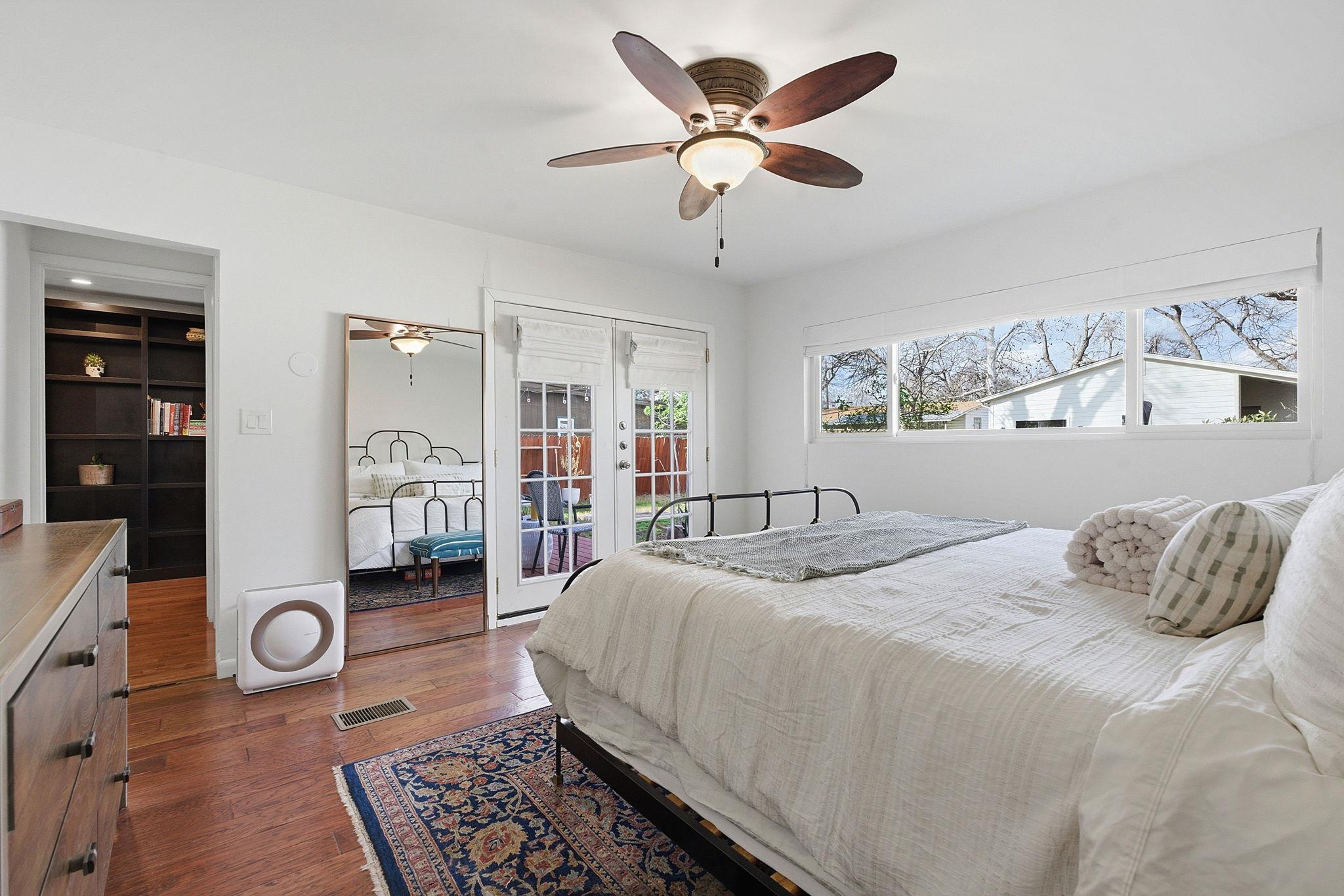 912 E 55th 1/2 Street Austin TX 78751