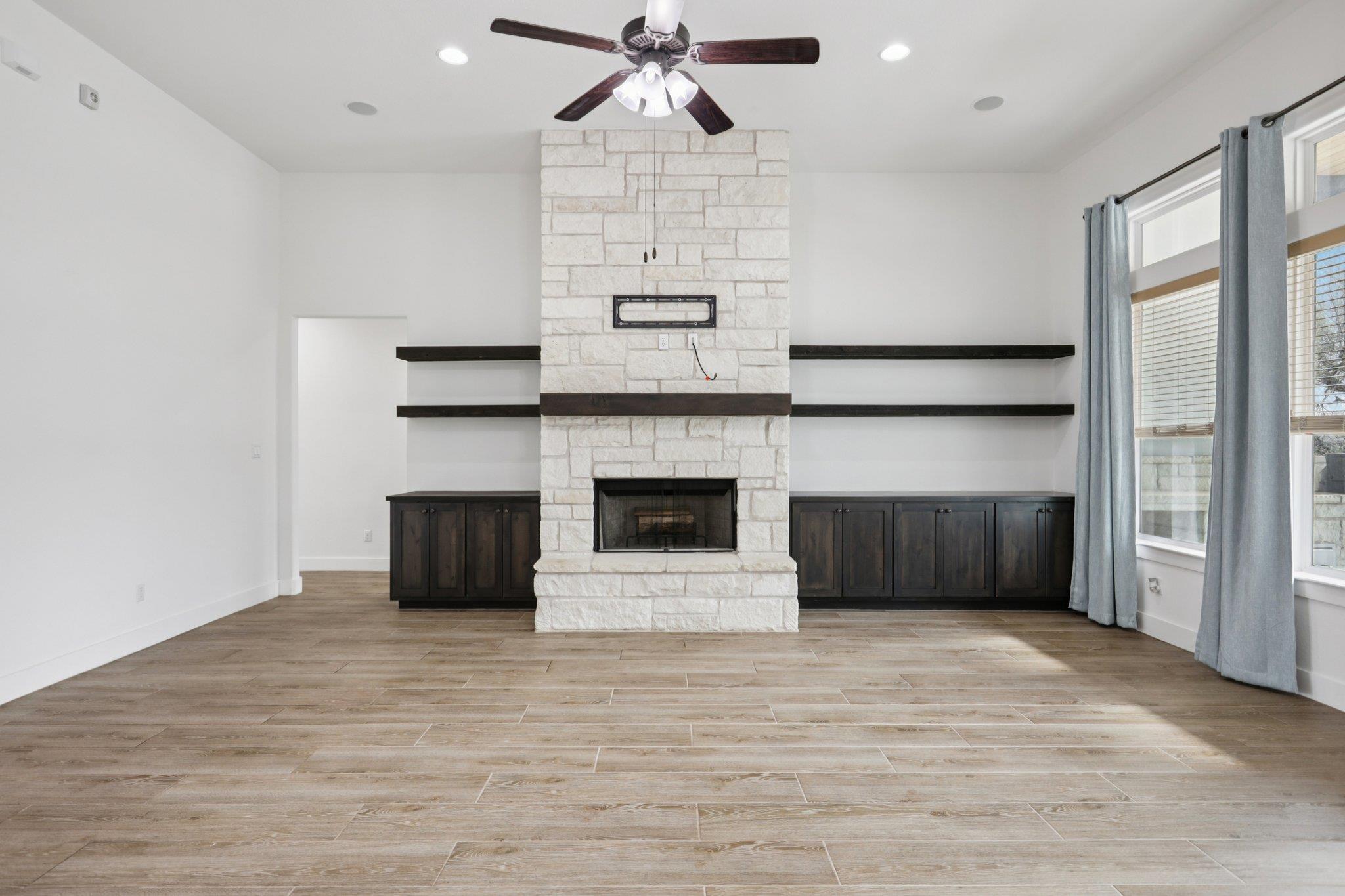 112 Red Mulberry Way Leander TX 78641