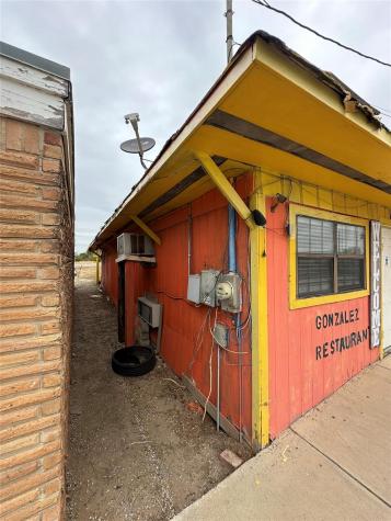 1407 Grand Avenue Big Wells TX 78830
