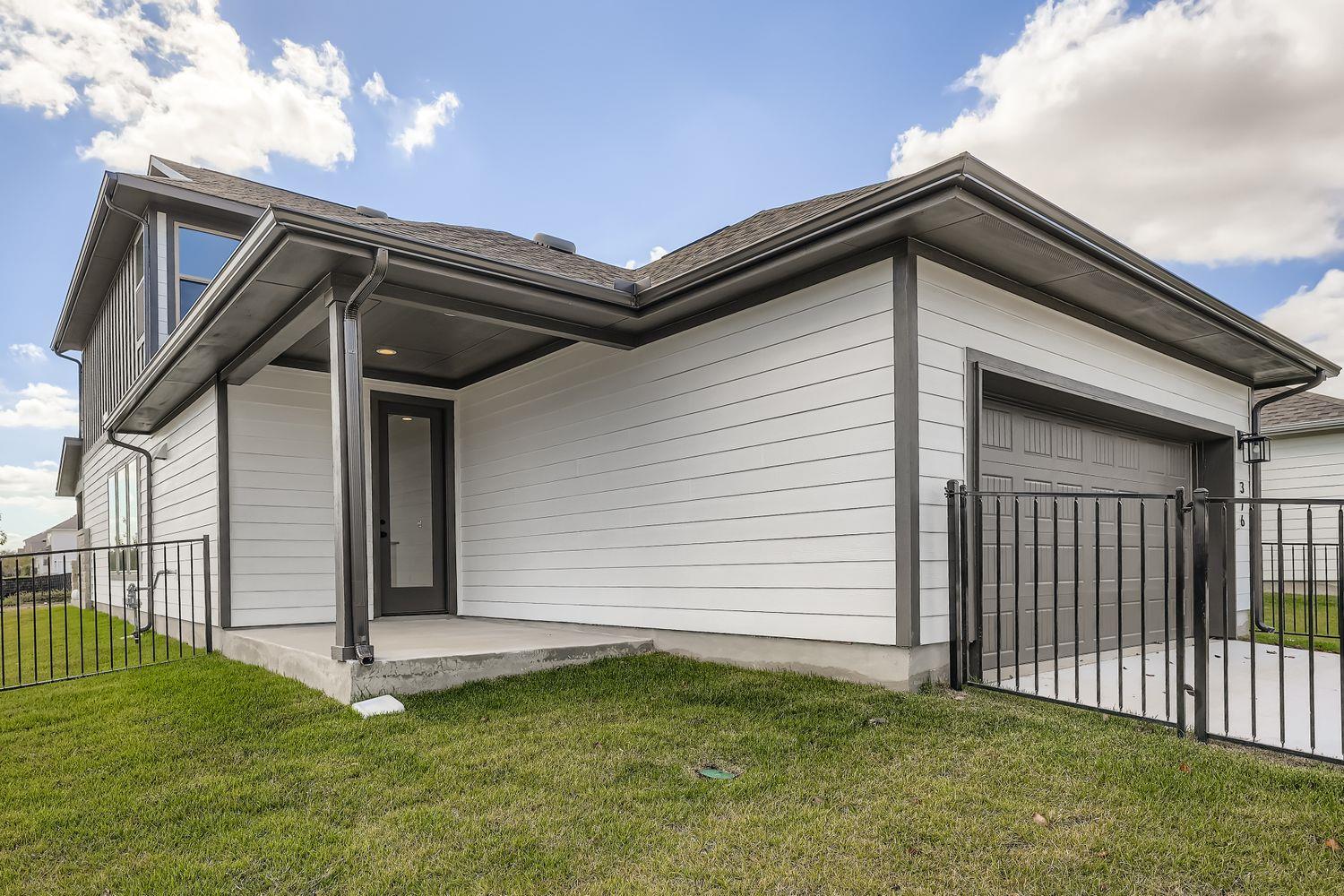376 Orleanian Drive Buda TX 78610