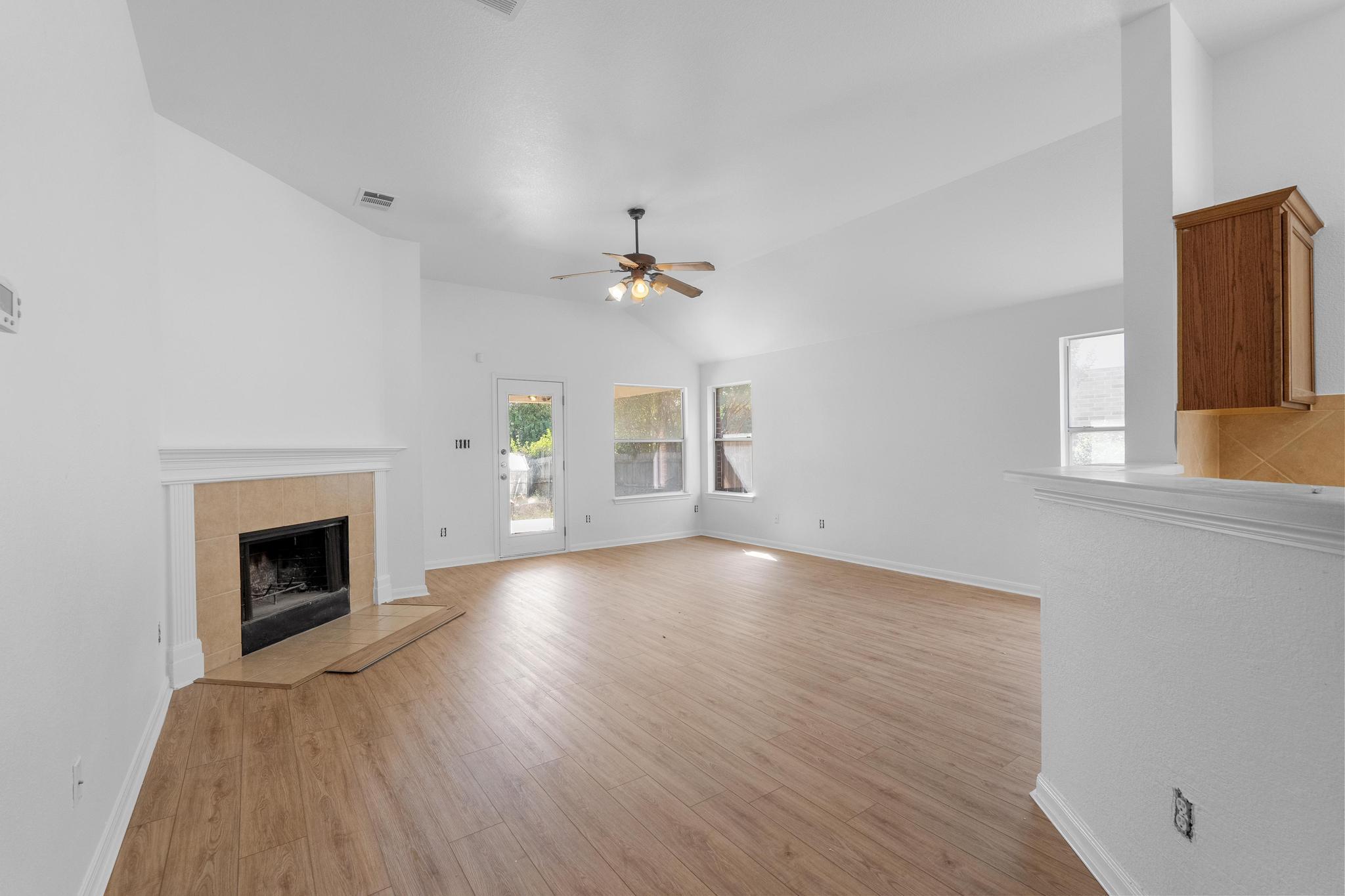 114 Gainer Drive Hutto TX 78634