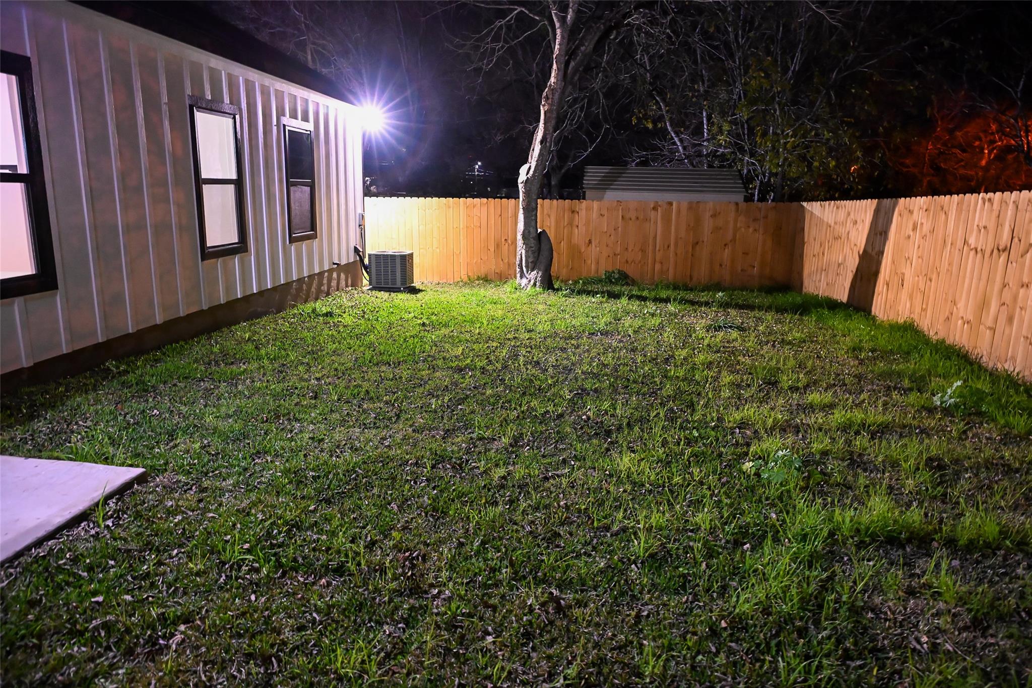 516 N Hackberry Avenue Luling TX 78648