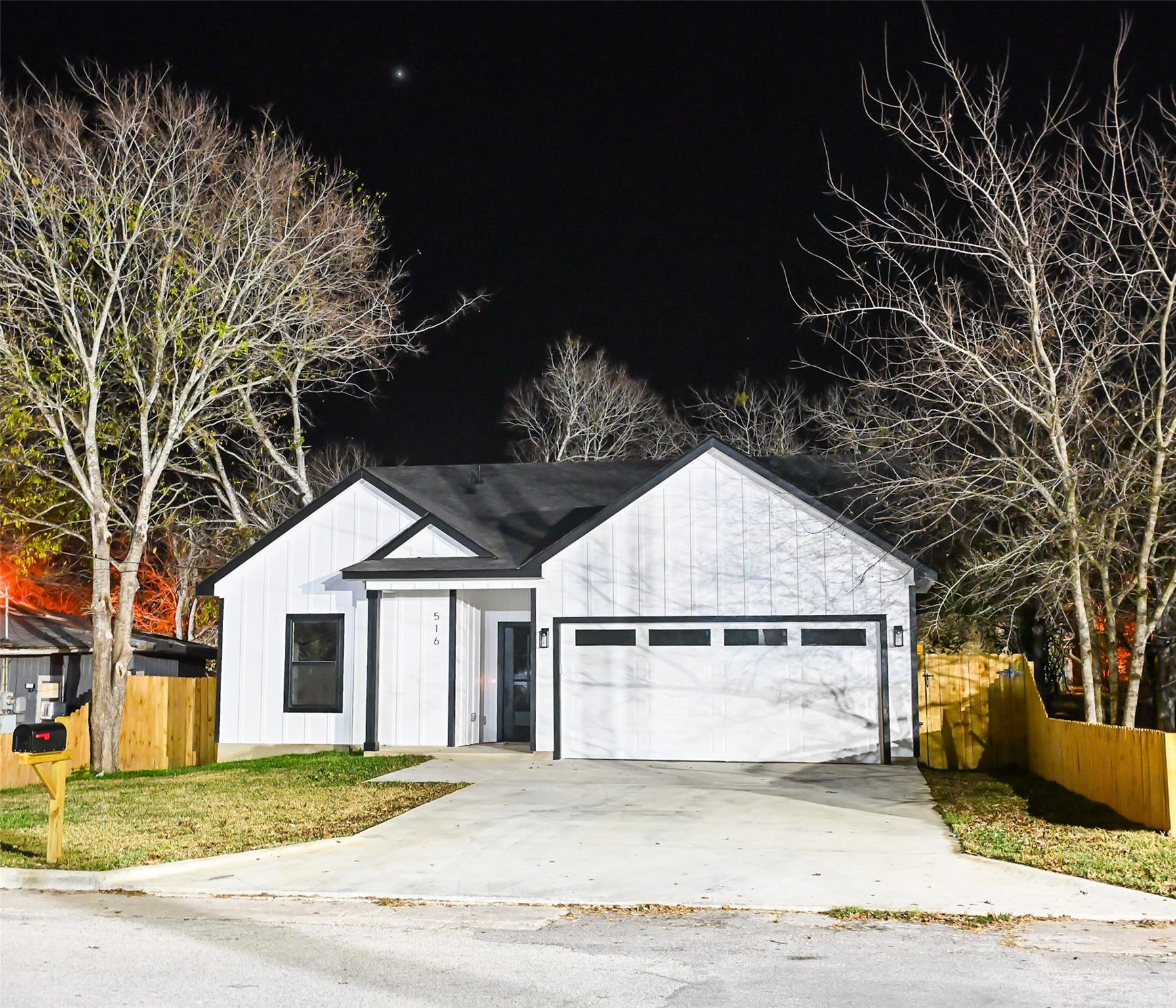 516 N Hackberry Avenue Luling TX 78648