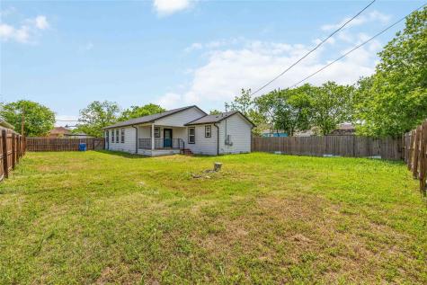 400 Booth Street Taylor TX 76574