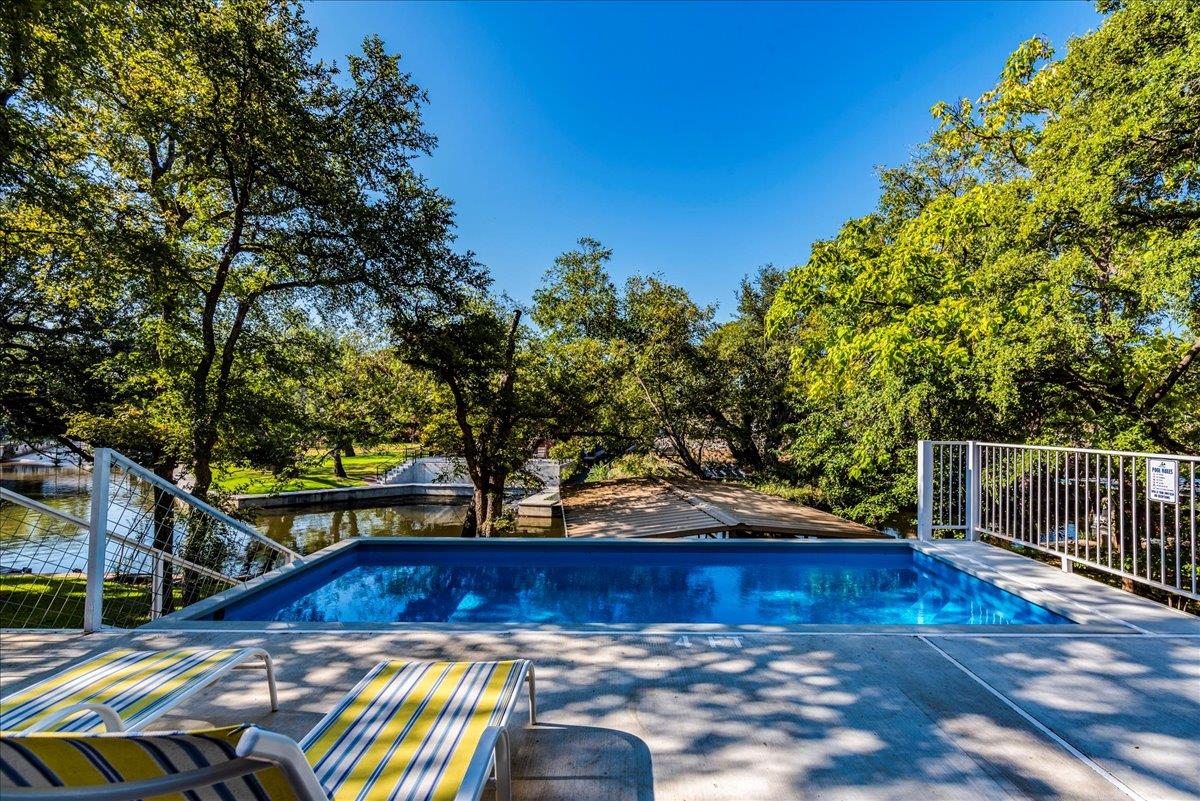 1943 Glencove Drive Kingsland TX 78639