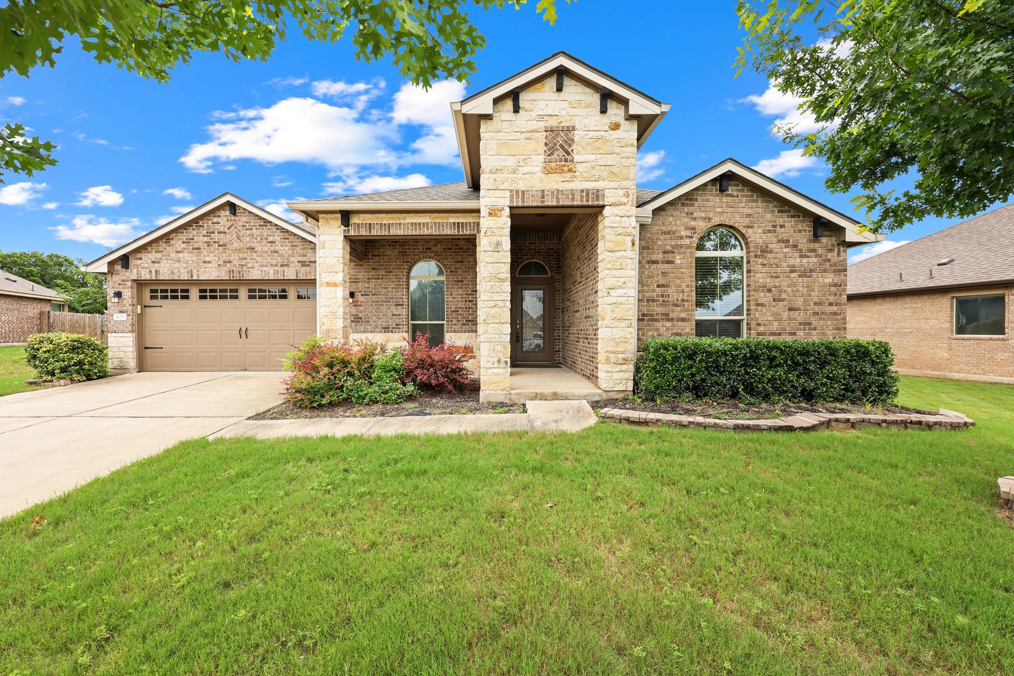 1018 Granbury Cove Round Rock TX 78664