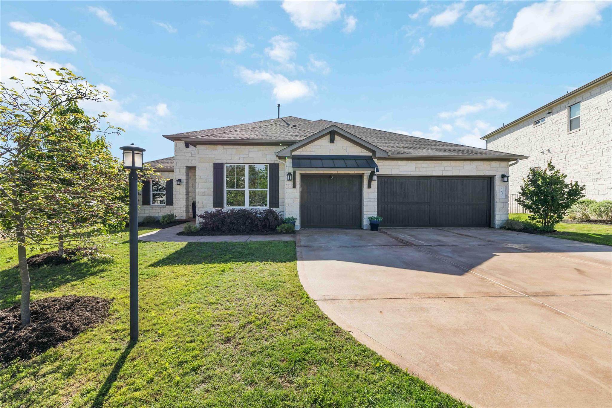 237 Abbeyville Walk Austin TX 78738